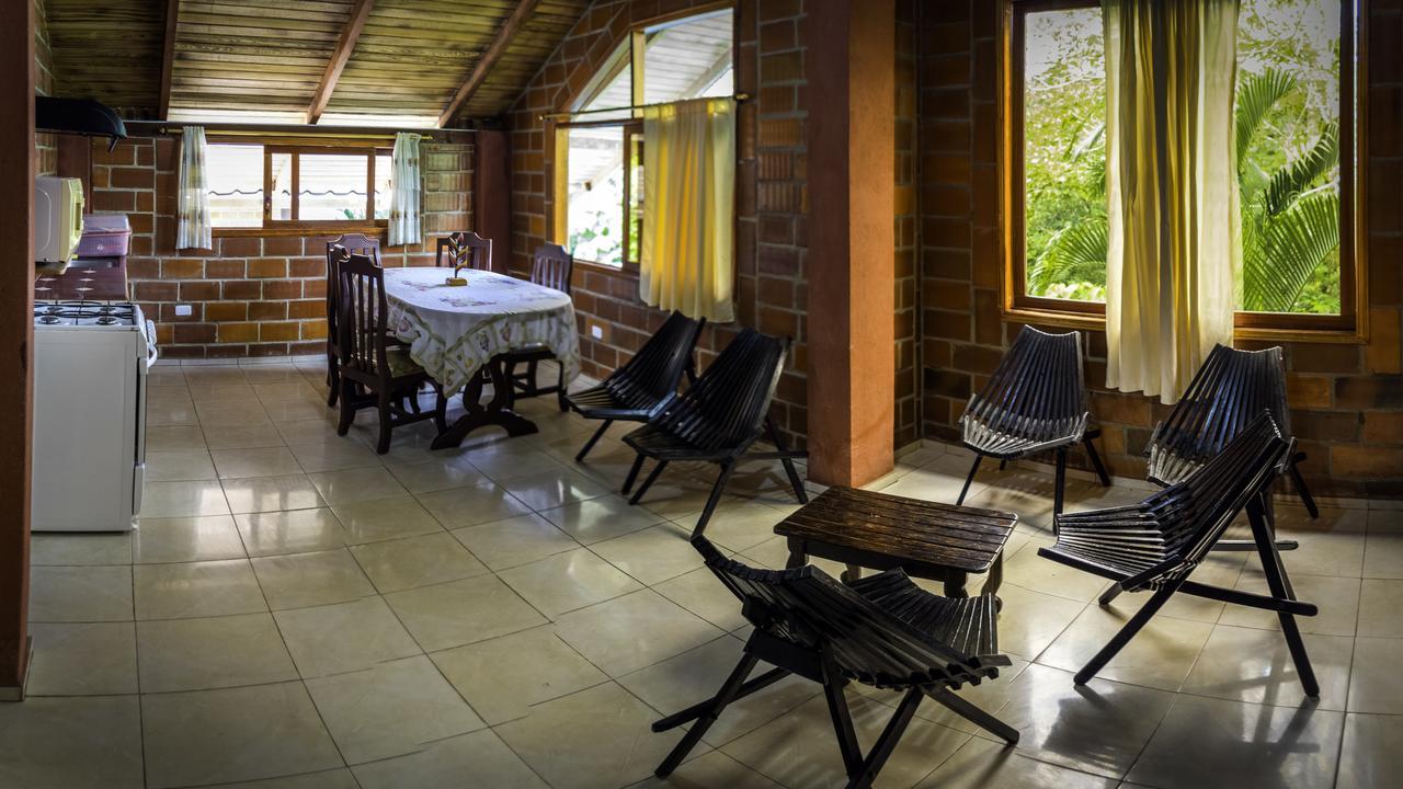 Hosteria Las Heliconias テナ エクステリア 写真